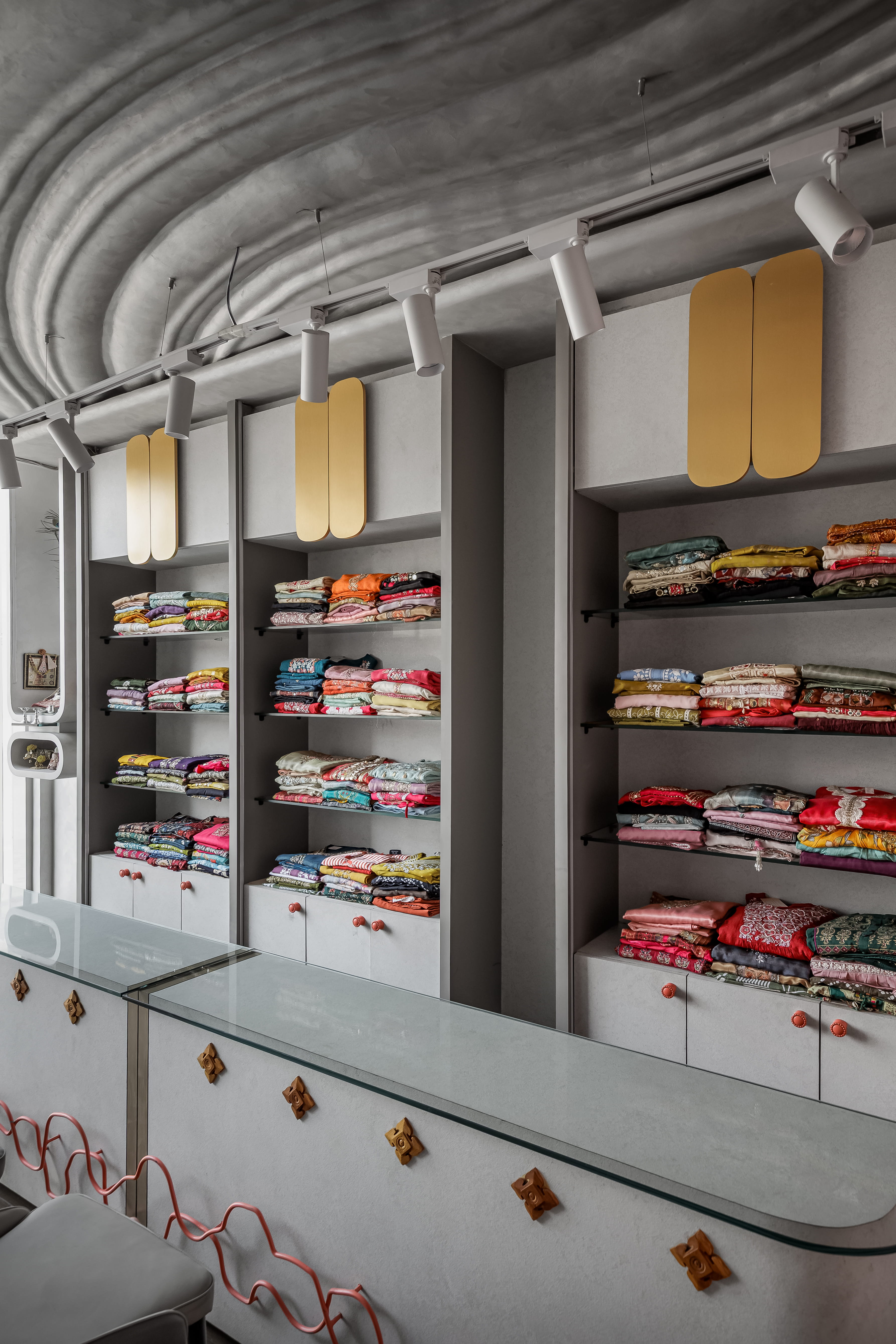 Commercial project by Avvigupta Designings